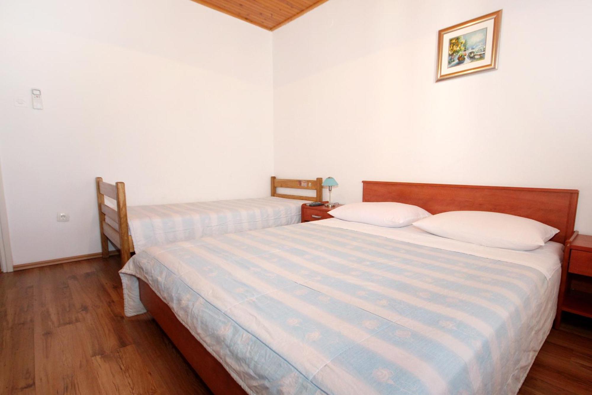 Apartments And Rooms By The Sea Mandre, Pag - 3557 Kolan Szoba fotó